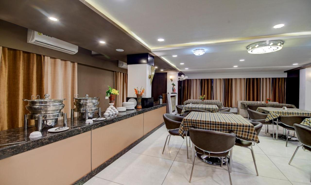 Hotel Signature Planet Indore Buitenkant foto