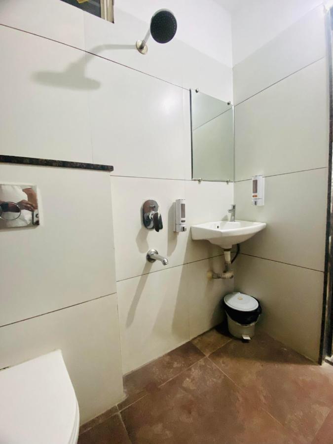 Hotel Signature Planet Indore Buitenkant foto