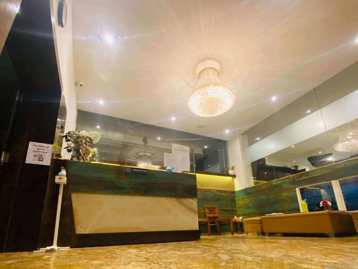 Hotel Signature Planet Indore Buitenkant foto