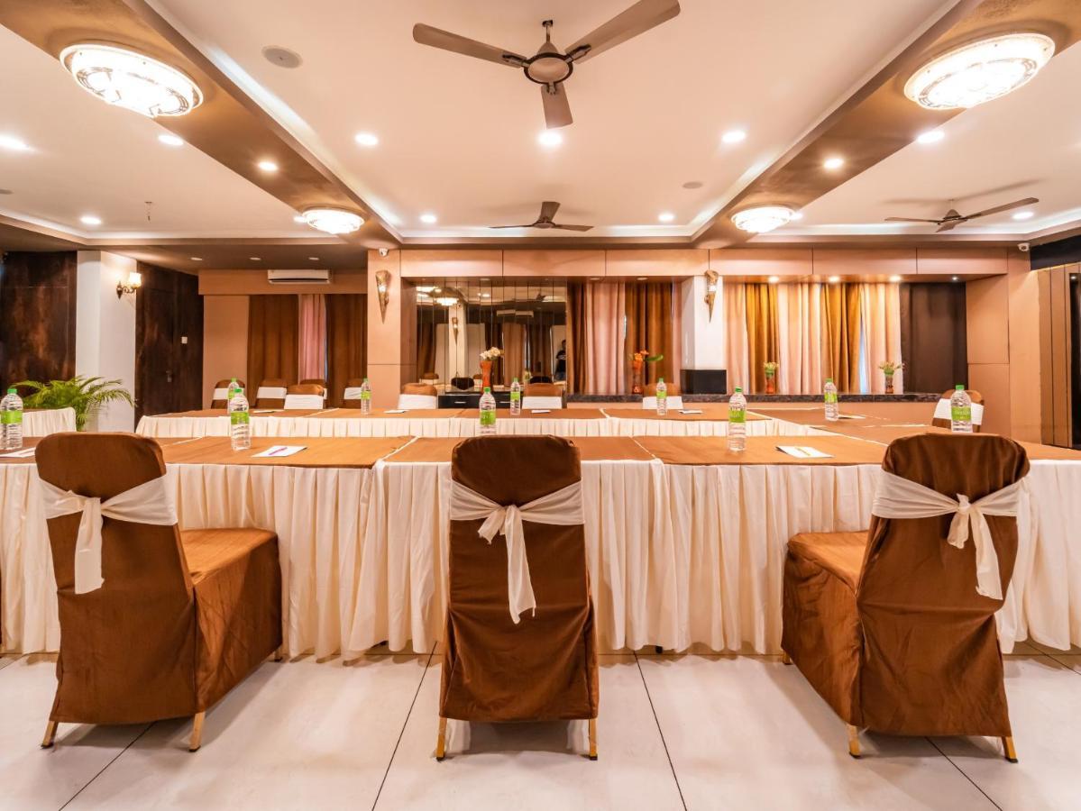 Hotel Signature Planet Indore Buitenkant foto